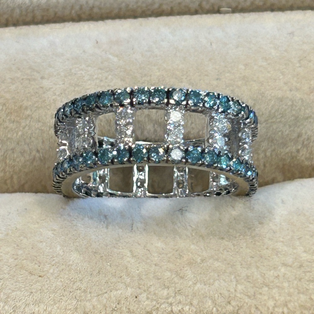 18kt White Gold Eternity Diamond Ring